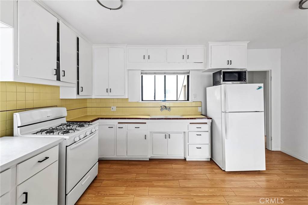 Hermosa Beach, CA 90254,1634 Bayview DR