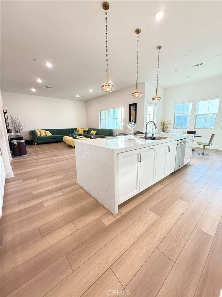 Buena Park, CA 90621,8896 Los Coyotes CT #410