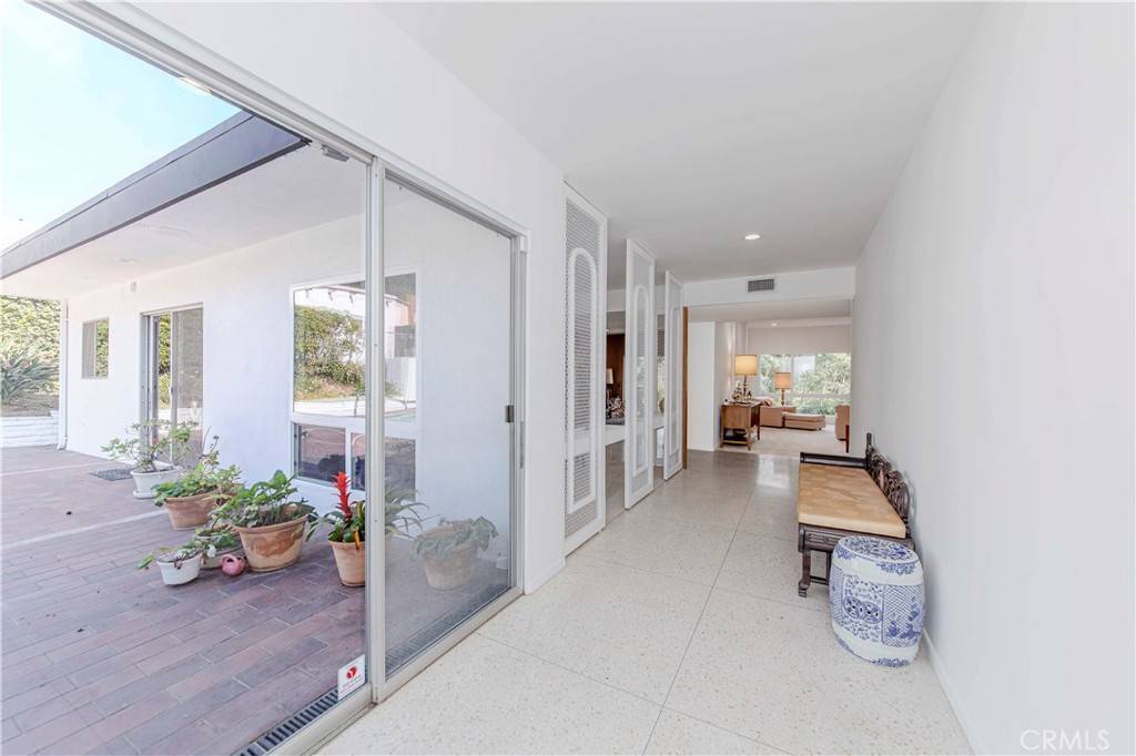Los Angeles, CA 90049,11820 Bel Terrace