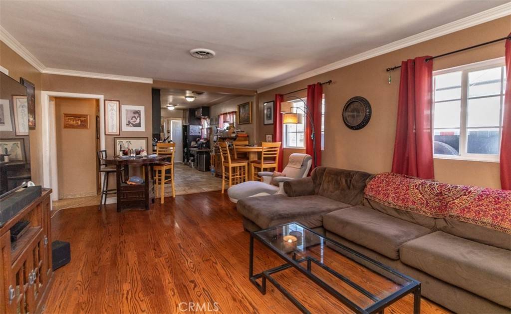 Hawthorne, CA 90250,4547 W 141st Street