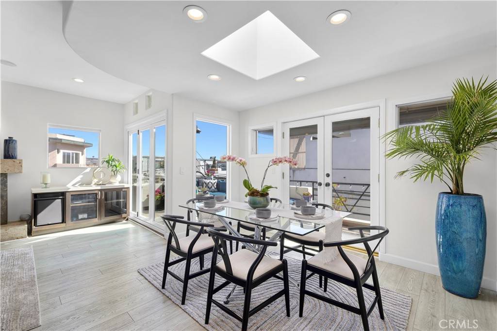 Manhattan Beach, CA 90266,417 23rd ST