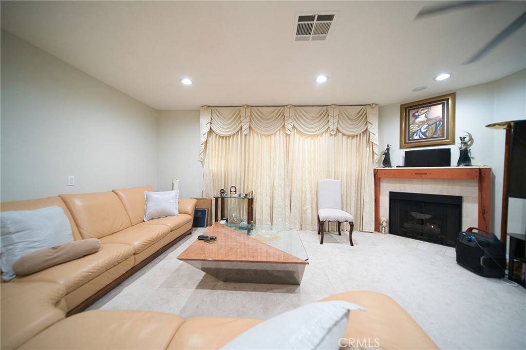 Inglewood, CA 90302,532 Venice WAY #8