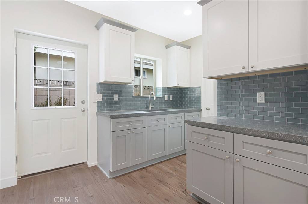 Hawthorne, CA 90250,4612 W 132nd ST
