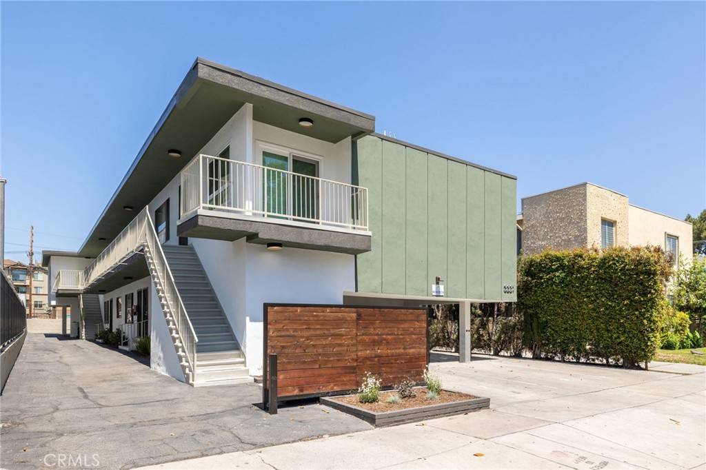 Los Angeles, CA 90034,3337 S Durango AVE
