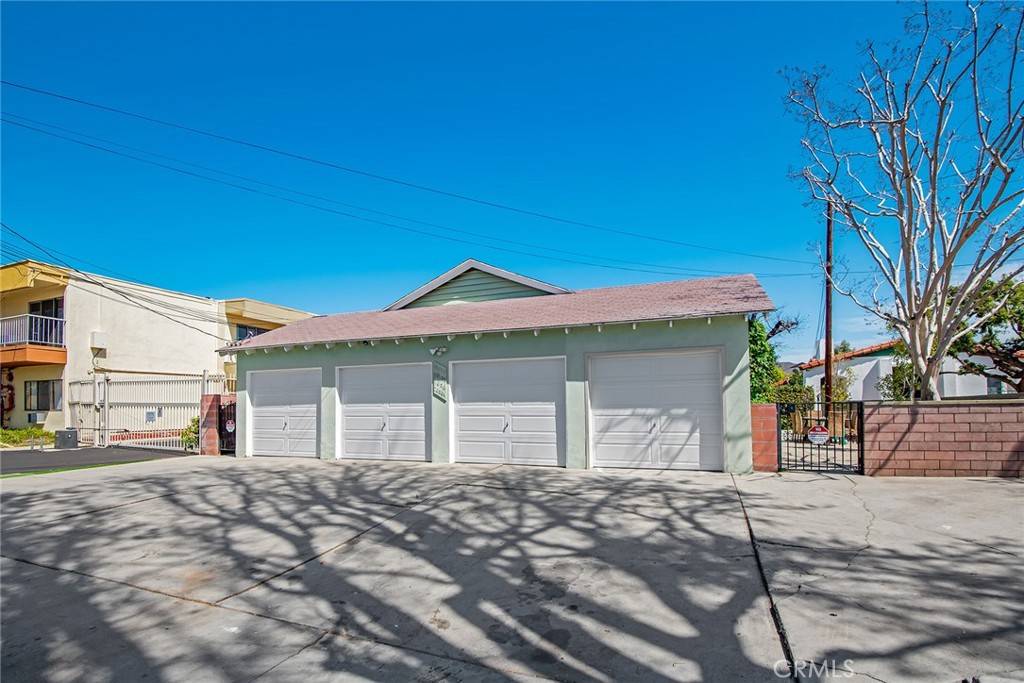 Van Nuys, CA 91405,7020 Kester Avenue