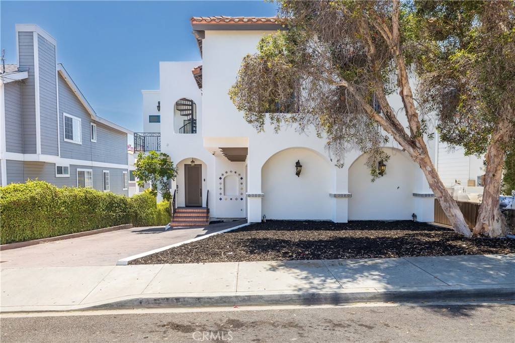 Redondo Beach, CA 90278,1922 Gates AVE #A