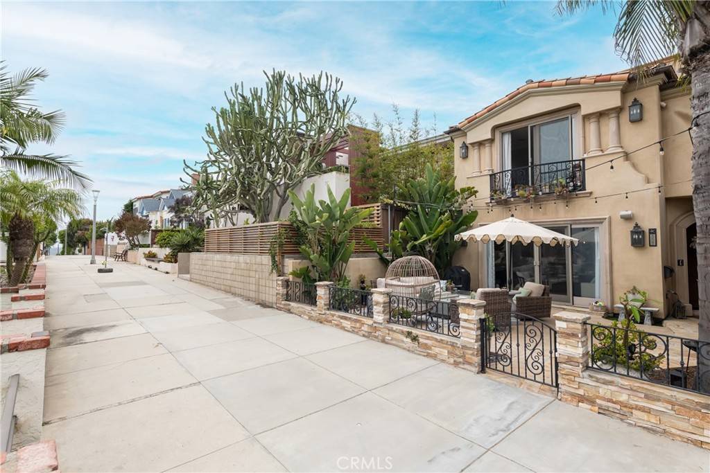 Hermosa Beach, CA 90254,351 30th ST