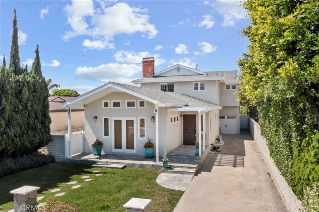 Redondo Beach, CA 90277,1069 Avenue D