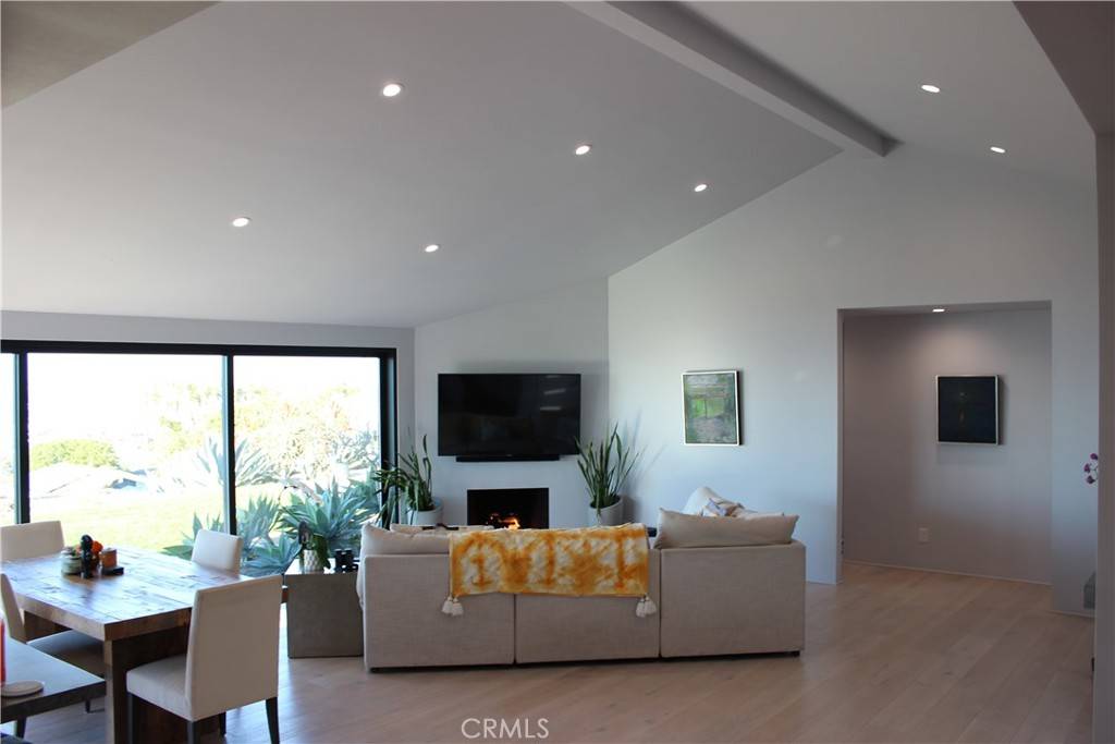Redondo Beach, CA 90277,161 Via Pasqual