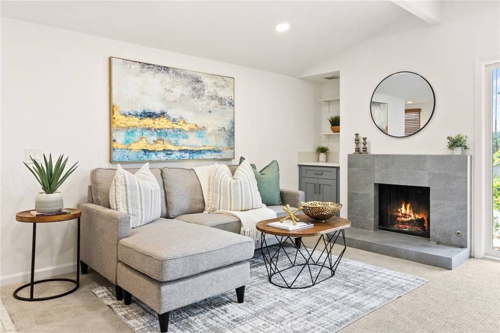 Brea, CA 92821,560 N Brea BLVD #24