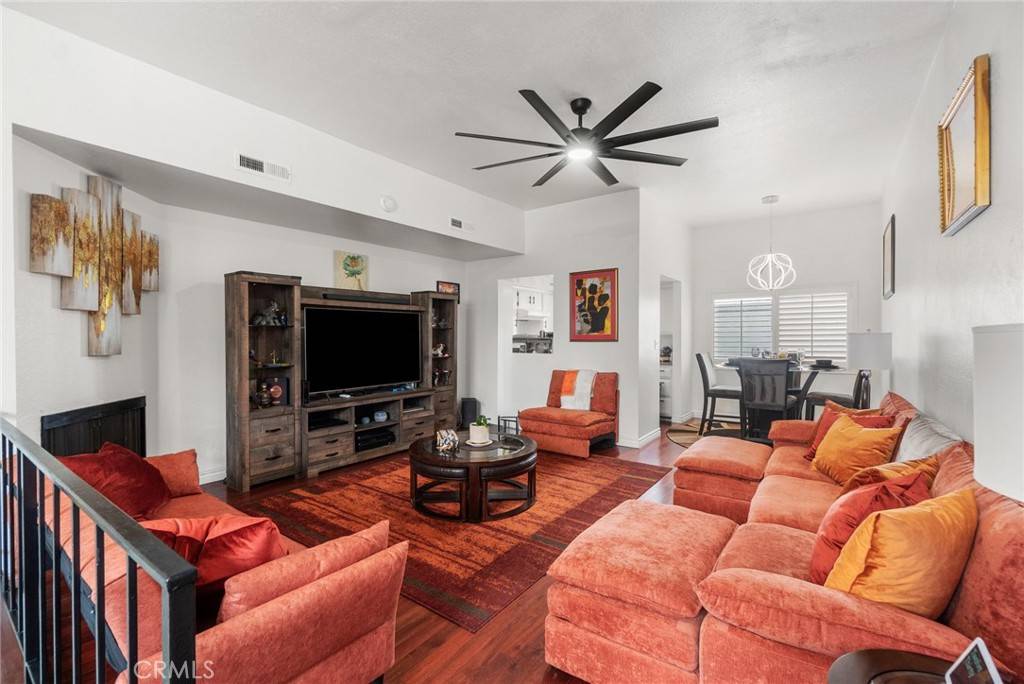 Inglewood, CA 90302,323 E Plymouth ST #10