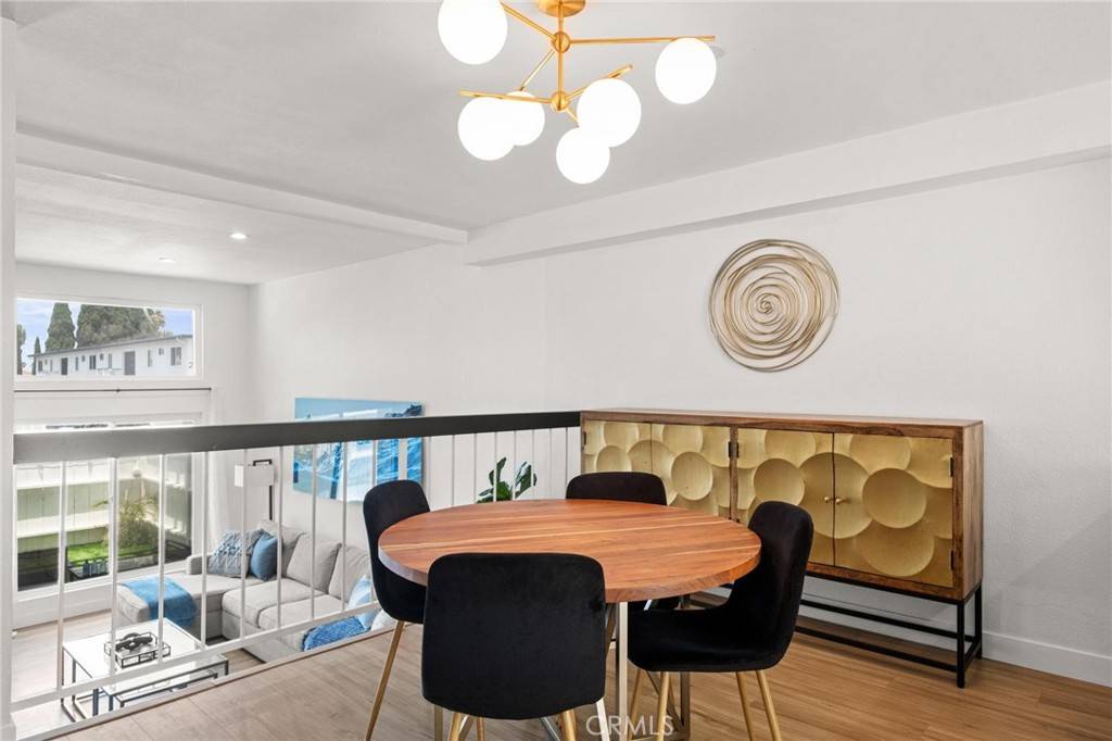 Redondo Beach, CA 90278,2310 Vanderbilt LN #4