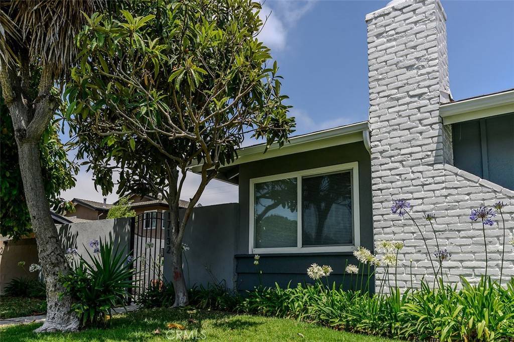Huntington Beach, CA 92647,17132 Emerald LN