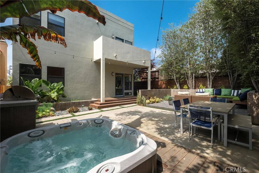 Hermosa Beach, CA 90254,646 6th ST