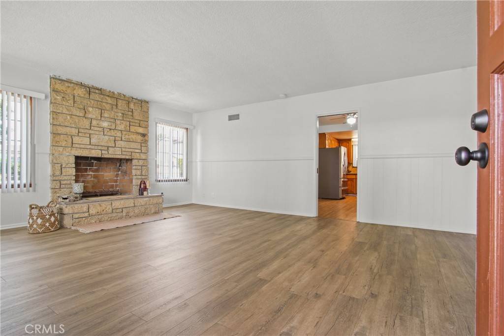 Hawthorne, CA 90250,3857 W 135th