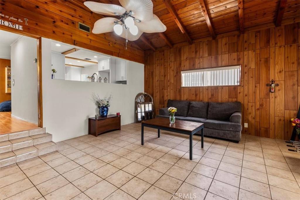 Norwalk, CA 90650,12727 Lefloss AVE