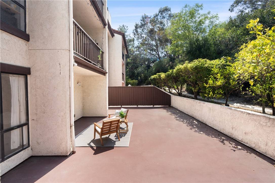 Los Angeles, CA 90042,4210 Via Arbolada #105