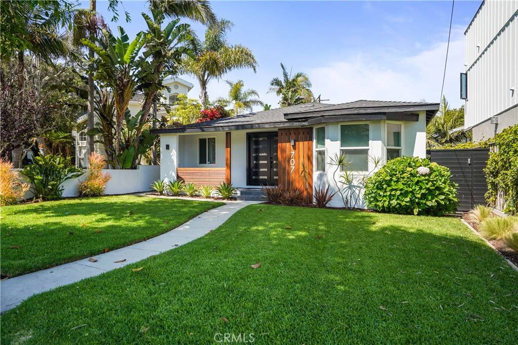 Redondo Beach, CA 90277,707 Sapphire ST