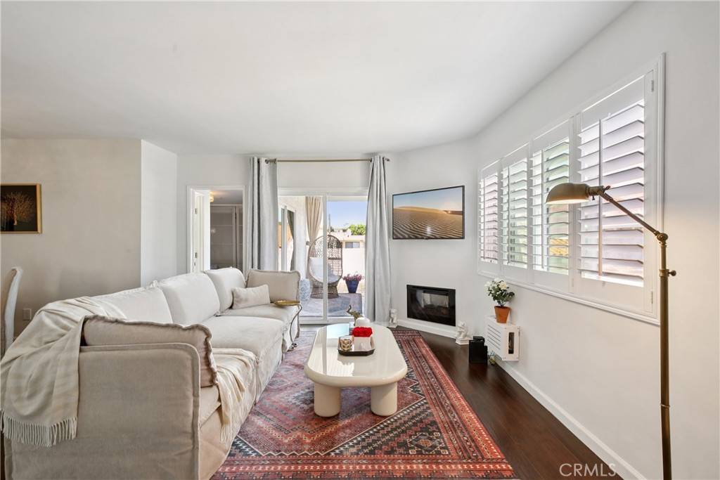 Redondo Beach, CA 90278,2704 Voorhees AVE #4