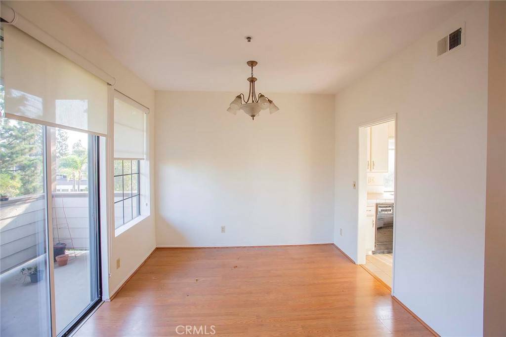 Torrance, CA 90503,2563 Plaza Del Amo #305