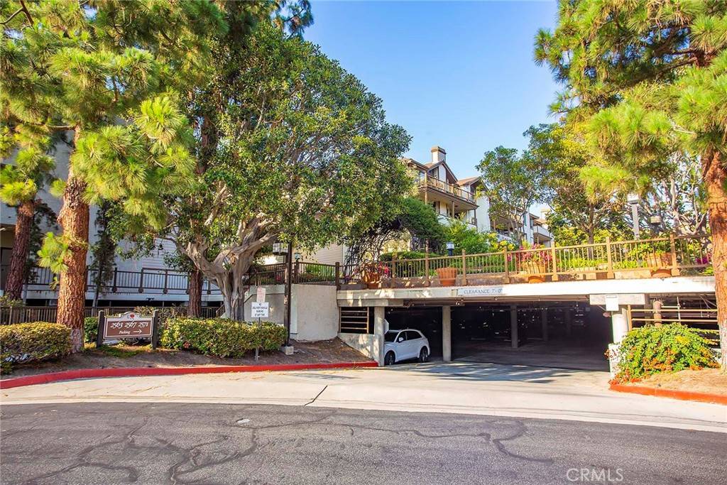 Torrance, CA 90503,2563 Plaza Del Amo #305