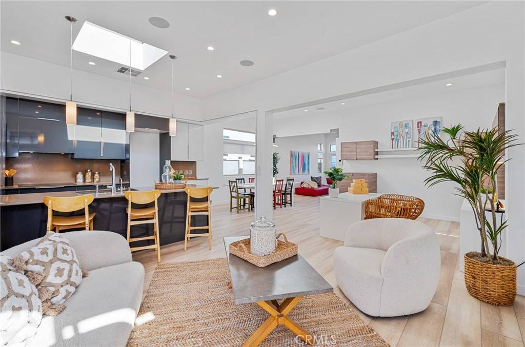 San Pedro, CA 90731,726 W 37th ST