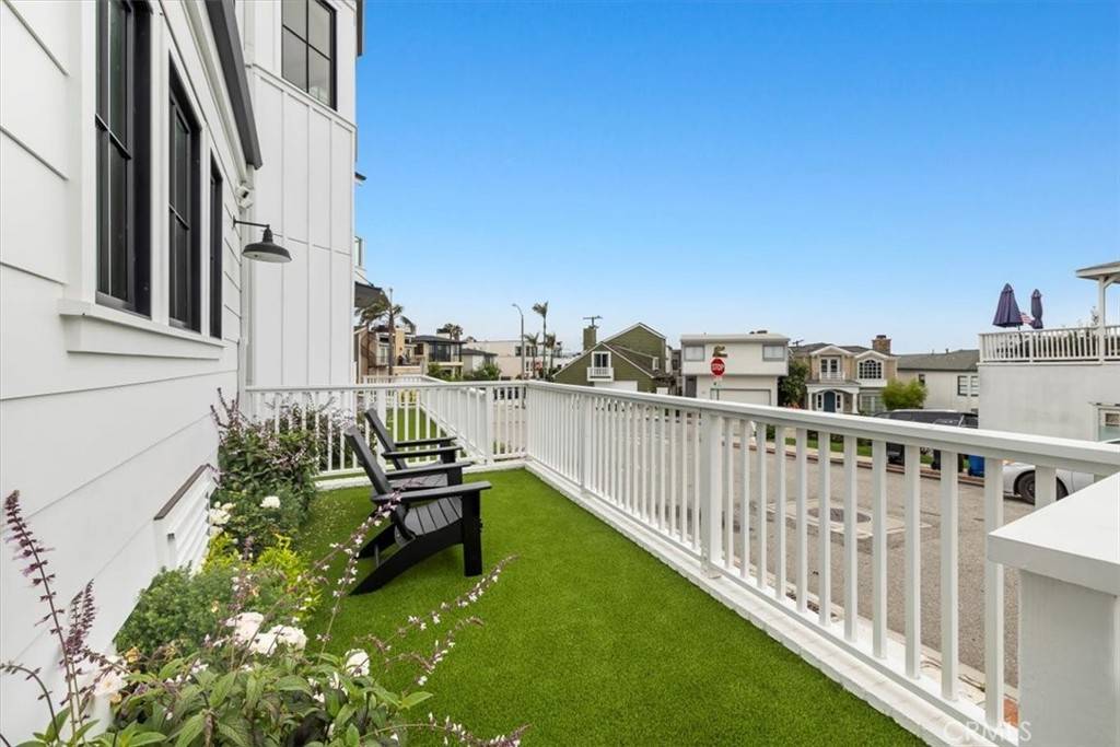 Hermosa Beach, CA 90254,2406 Silverstrand AVE