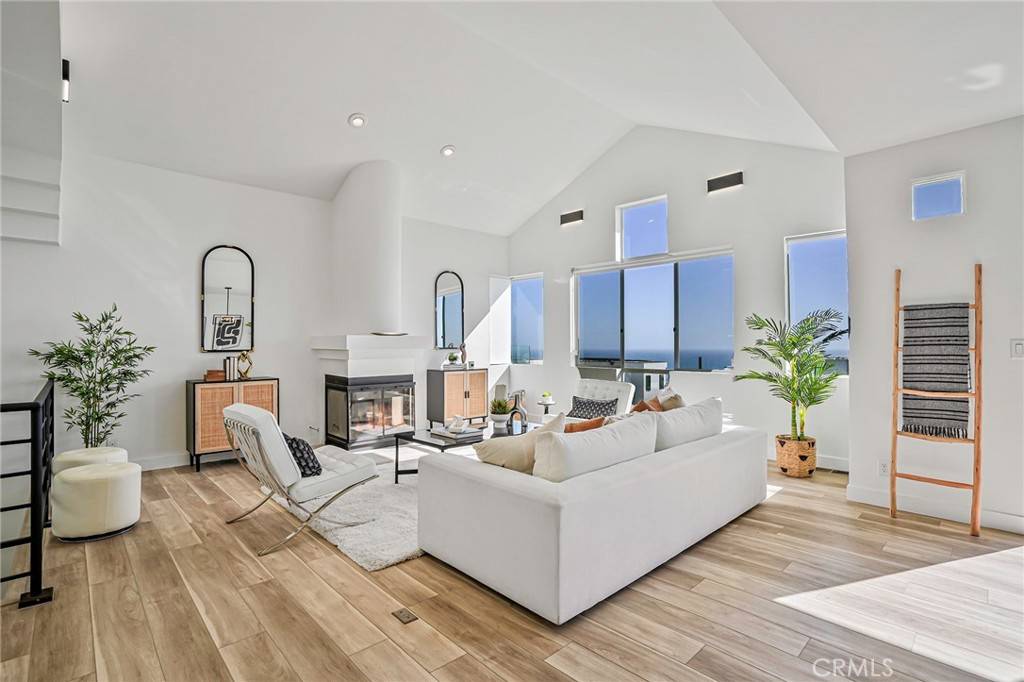 Manhattan Beach, CA 90266,4216 Highland Avenue #B