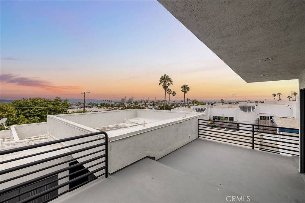 Redondo Beach, CA 90277,604 N Irena AVE #B