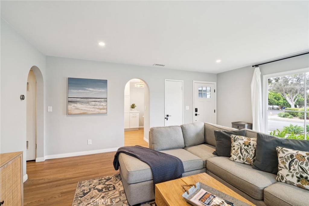 Santa Barbara, CA 93109,242 San Rafael AVE