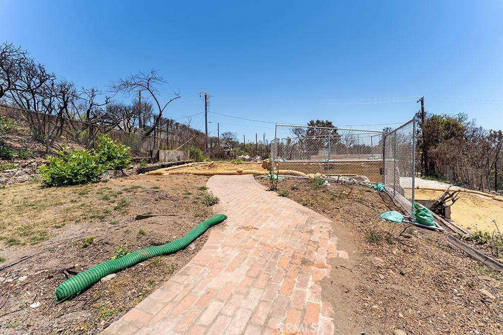 Pacific Palisades, CA 90272,15475 Albright ST