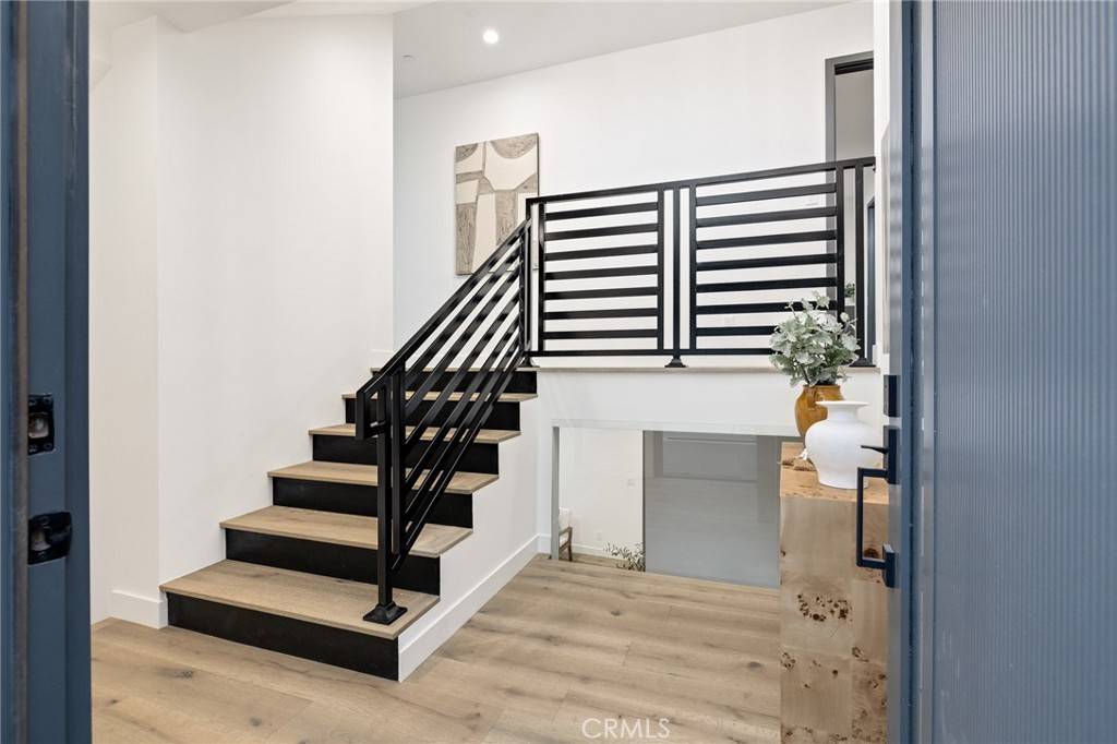 Hermosa Beach, CA 90254,1024 17th ST