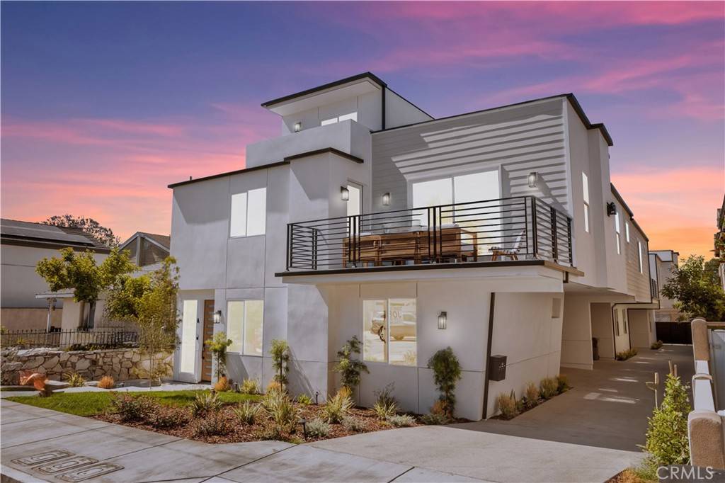 Redondo Beach, CA 90278,2405 Mathews AVE #A