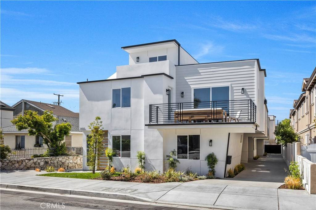 Redondo Beach, CA 90278,2405 Mathews AVE #B