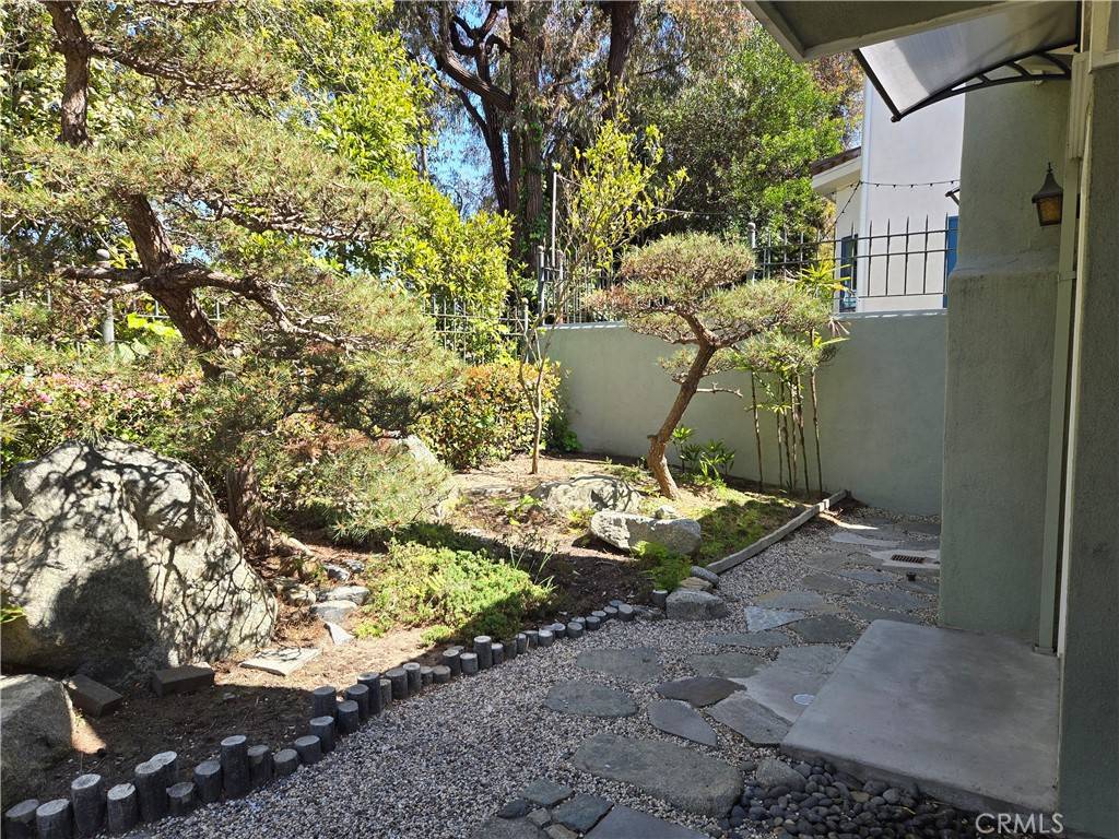 Manhattan Beach, CA 90266,50 Village CIR