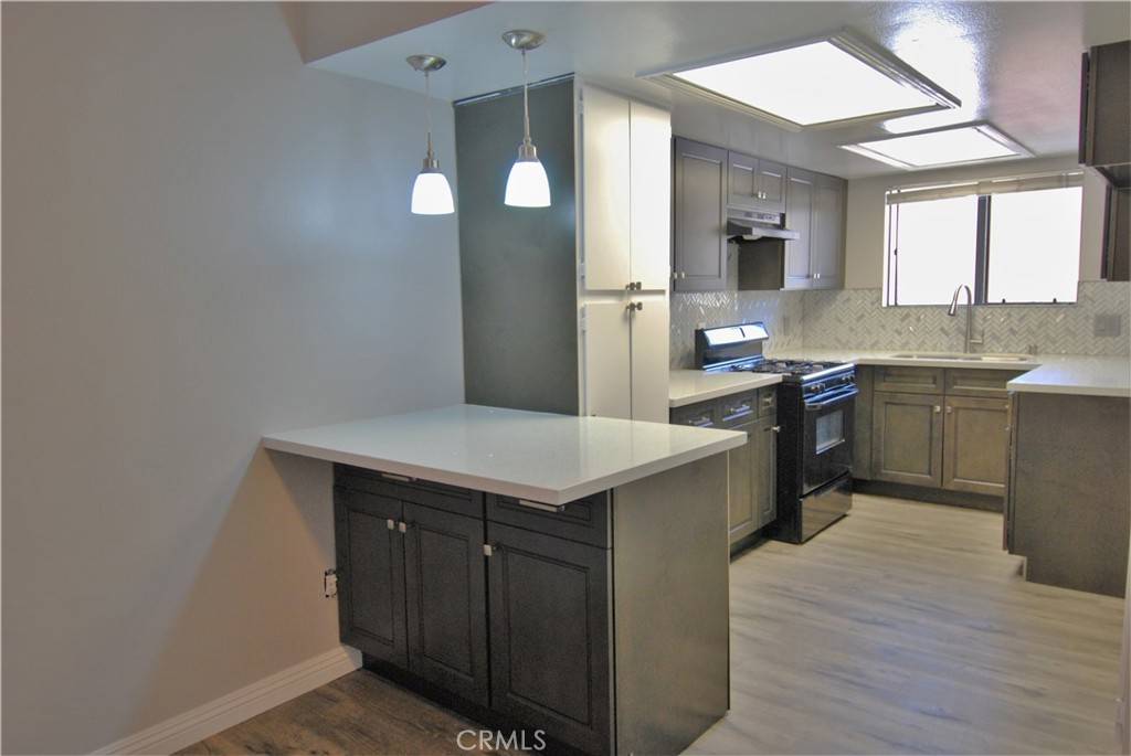 Inglewood, CA 90302,746 N Eucalyptus AVE #16