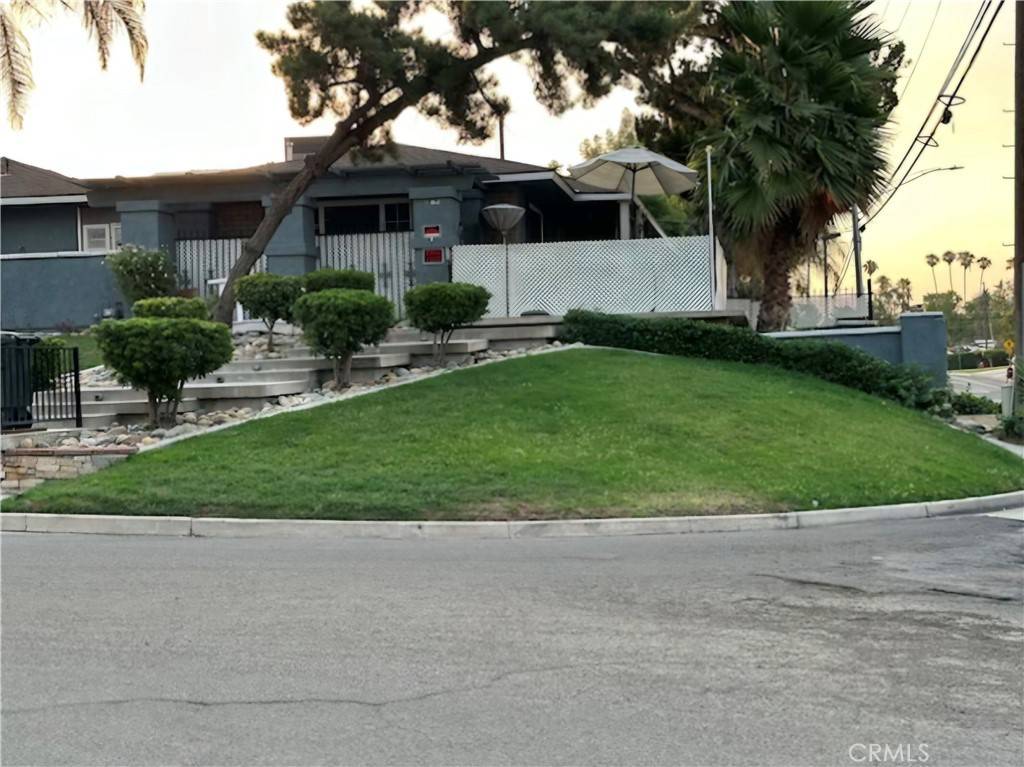 Bakersfield, CA 93306,2708 College AVE