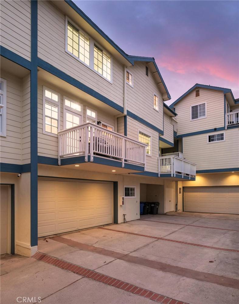 Redondo Beach, CA 90277,702 S Broadway #B