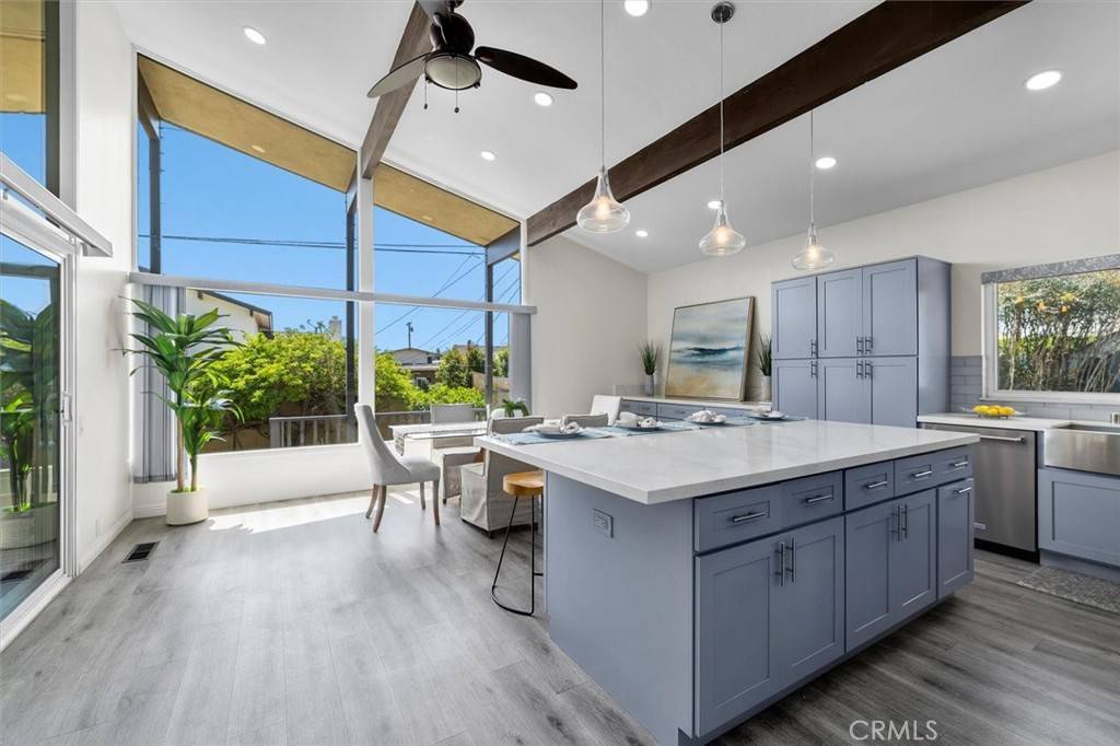 Huntington Beach, CA 92647,17401 Madera LN