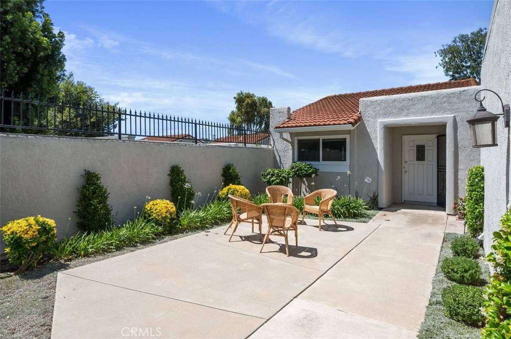 Laguna Woods, CA 92637,5520 Via La Mesa #A