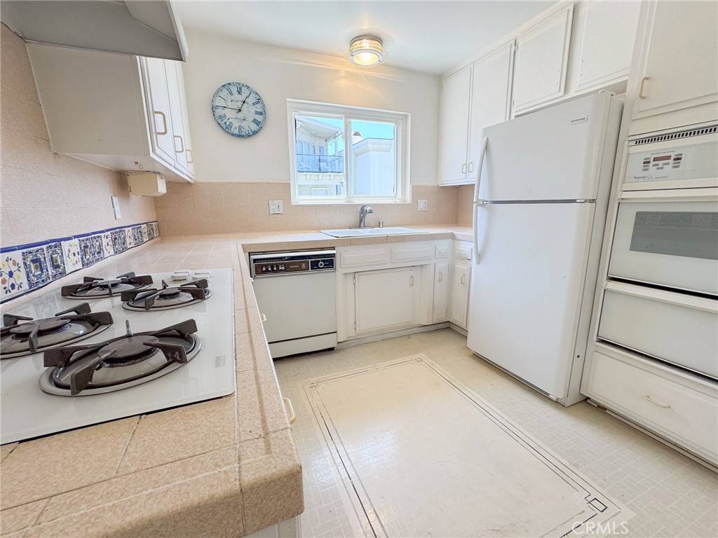 Manhattan Beach, CA 90266,221 23RD Street