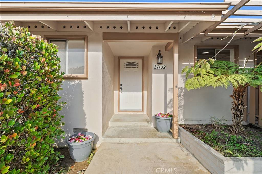 Rancho Palos Verdes, CA 90275,27102 Springcreek RD