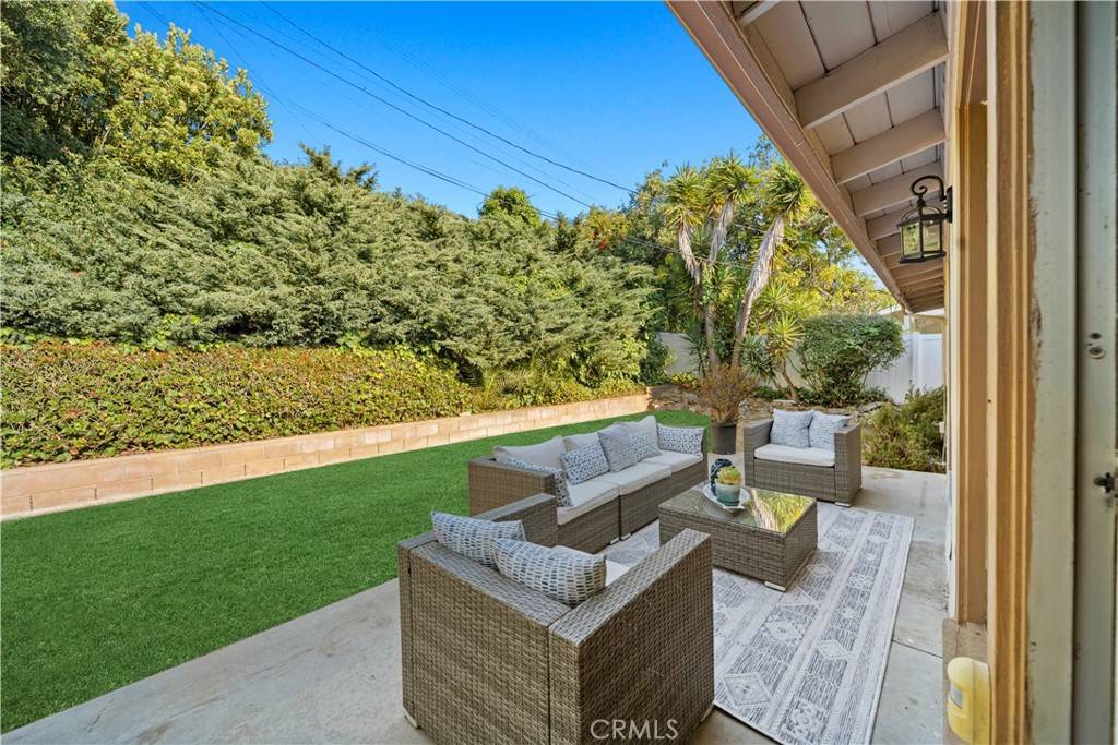 Rancho Palos Verdes, CA 90275,27102 Springcreek RD