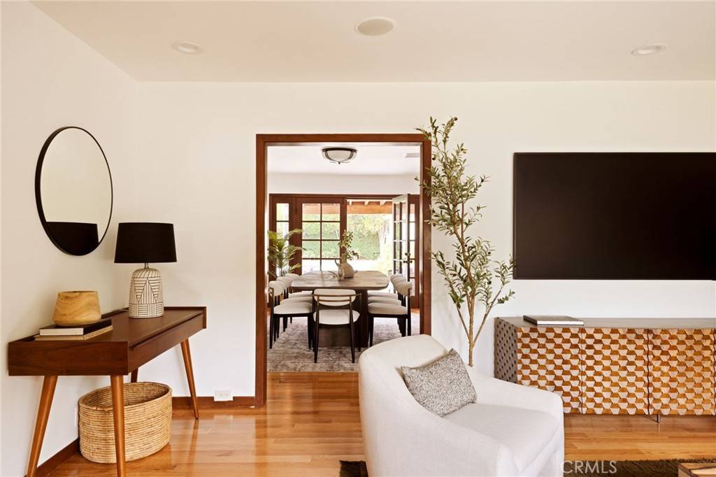 Sherman Oaks, CA 91401,5229 Lennox AVE