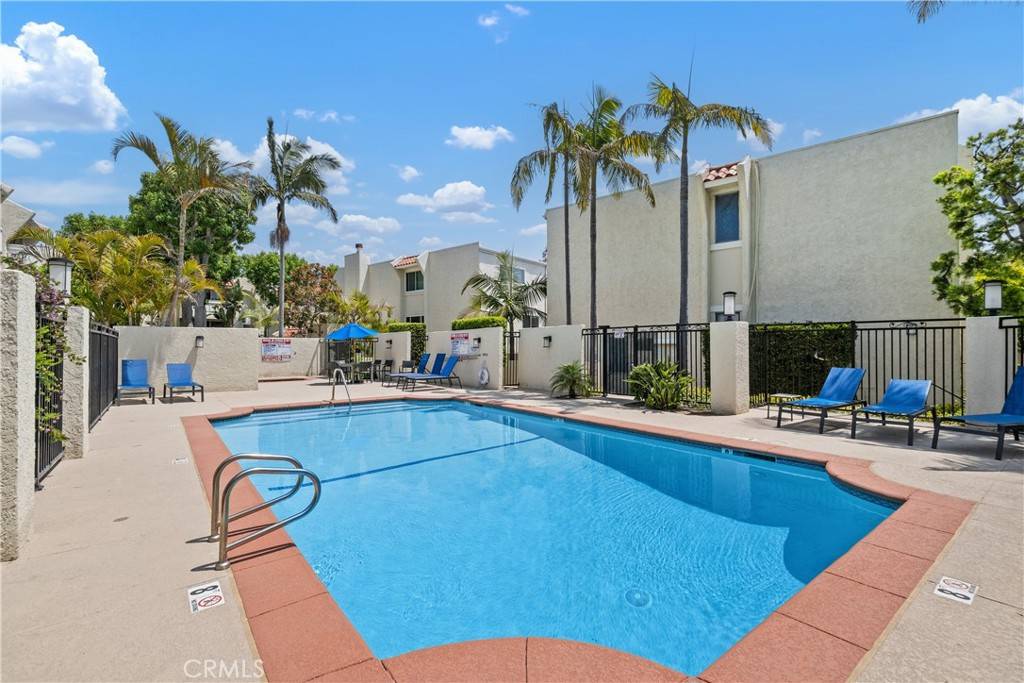 Hermosa Beach, CA 90254,421 2nd ST