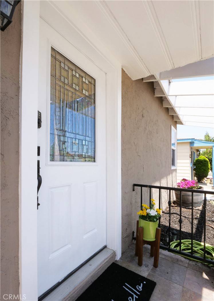 Hawthorne, CA 90250,4917 W 140th ST
