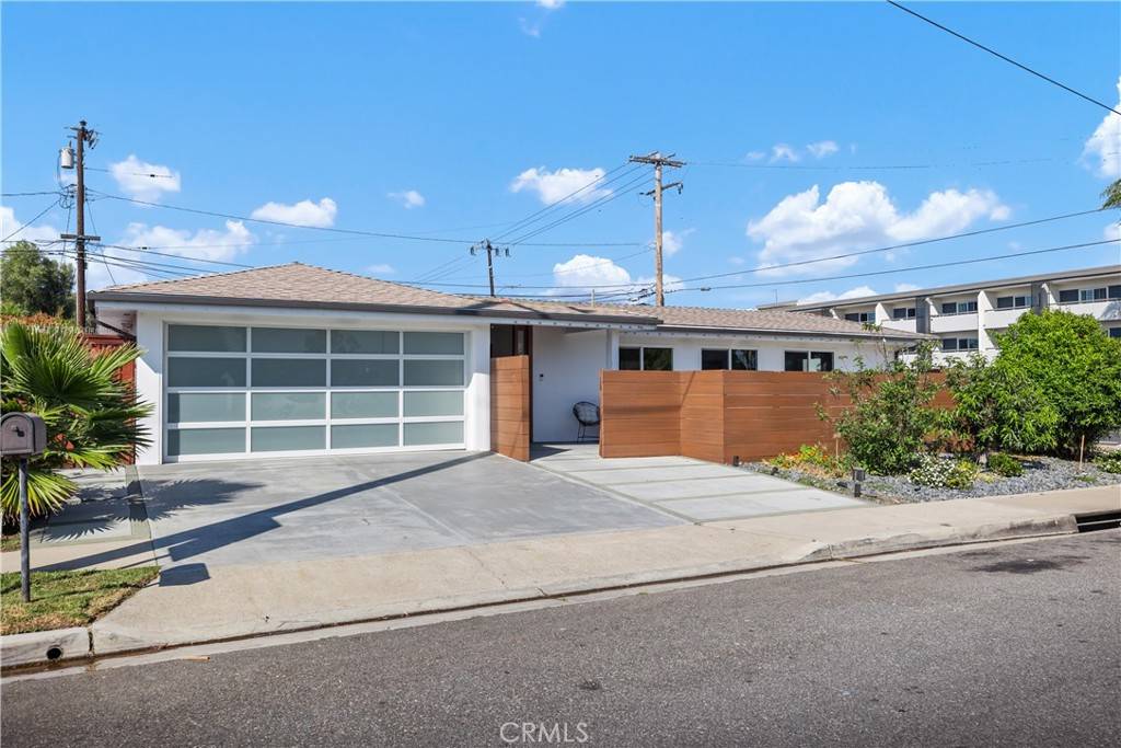Costa Mesa, CA 92627,496 E 16th