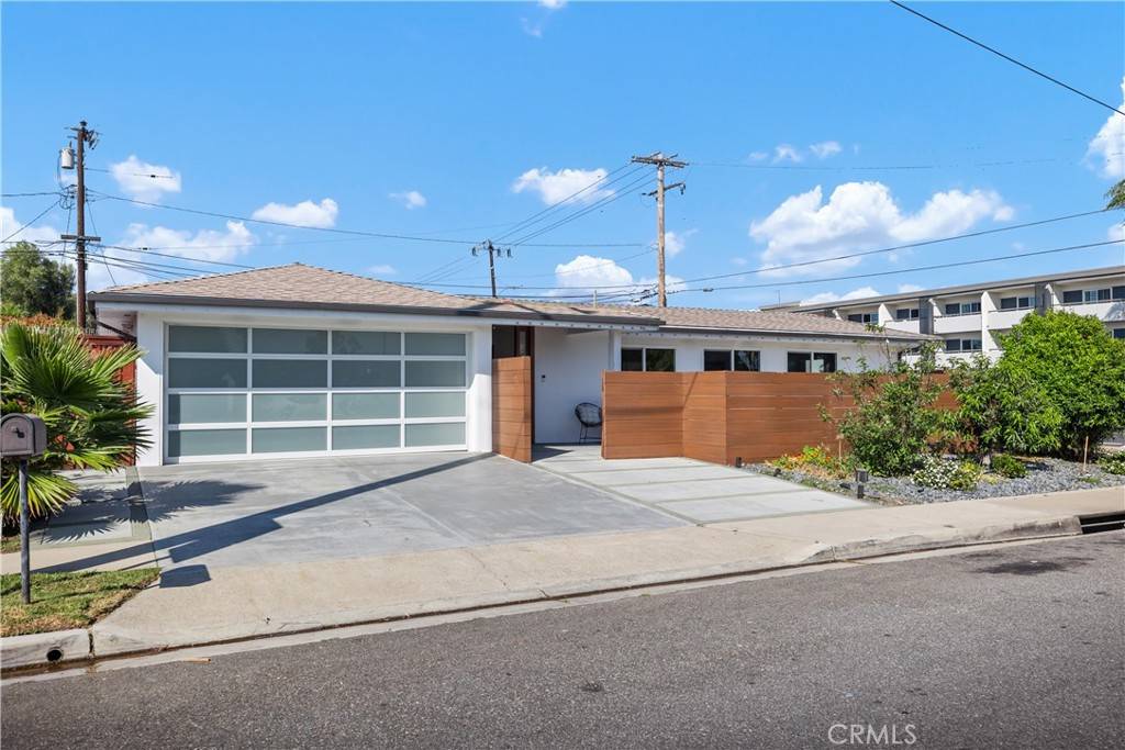 Costa Mesa, CA 92627,496 E 16th