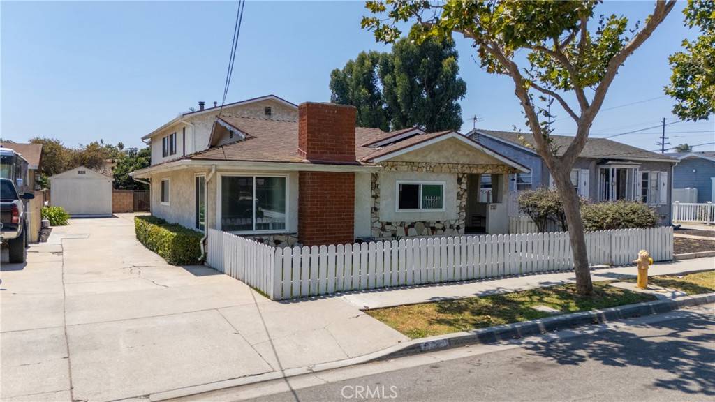 Lomita, CA 90717,2338 246th PL