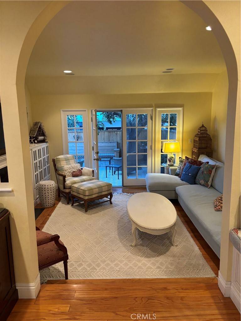 Hermosa Beach, CA 90254,532 25th ST